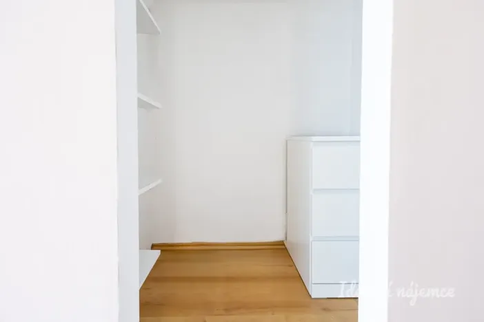Pronájem bytu 2+kk, Praha - Vysočany, Skloněná, 58 m2