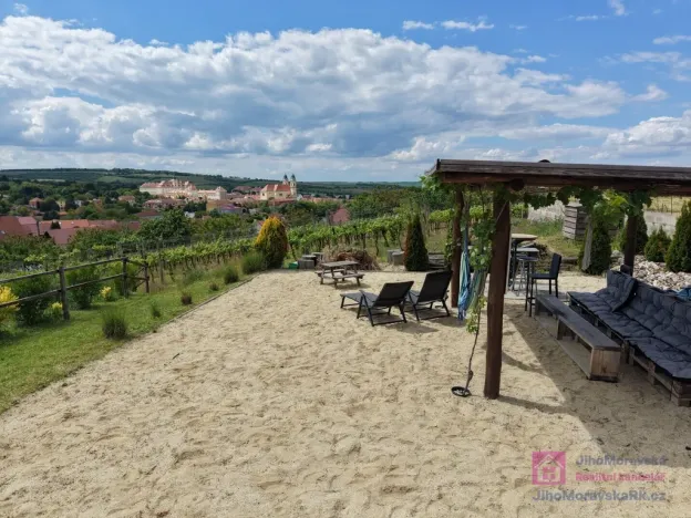 Prodej rodinného domu, Valtice, Lipová, 1211 m2