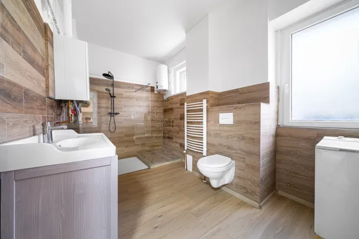 Prodej bytu 4+1, Karlovy Vary, Kosmonautů, 84 m2