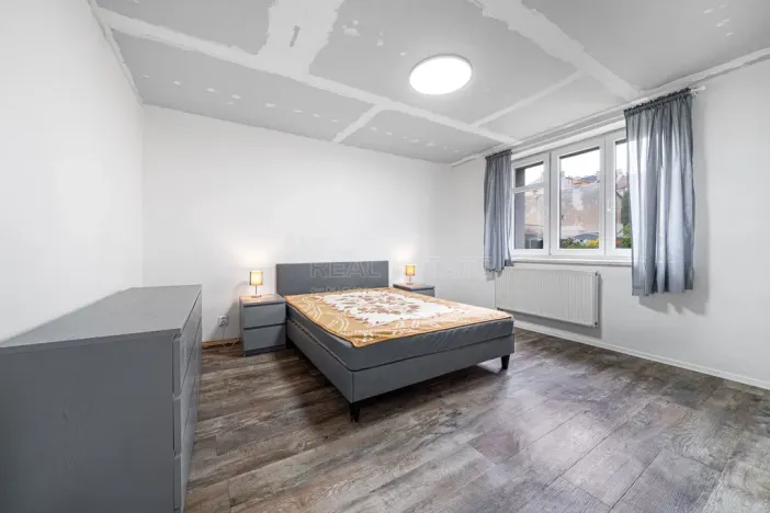 Prodej bytu 4+1, Karlovy Vary, Kosmonautů, 84 m2