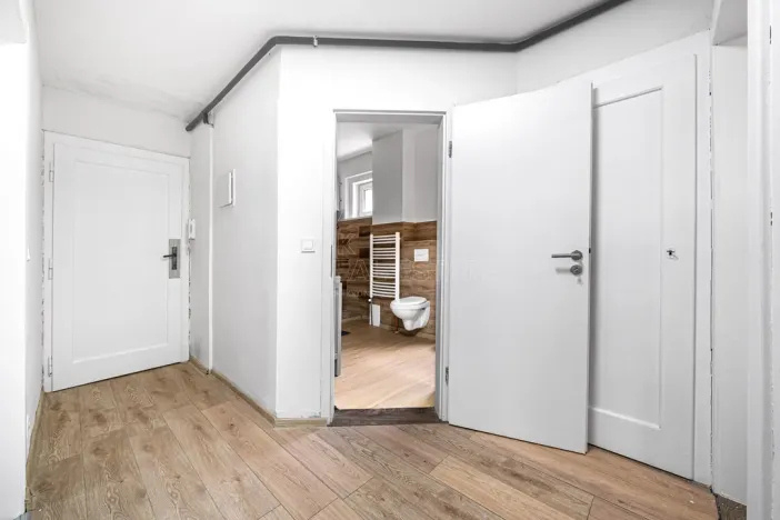 Prodej bytu 4+1, Karlovy Vary, Kosmonautů, 84 m2