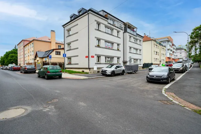 Prodej bytu 4+1, Karlovy Vary, Kosmonautů, 84 m2