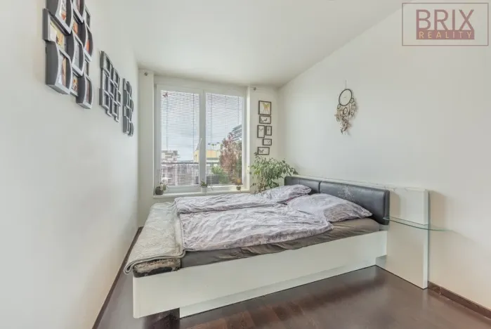 Pronájem bytu 2+kk, Praha, Svitákova, 54 m2