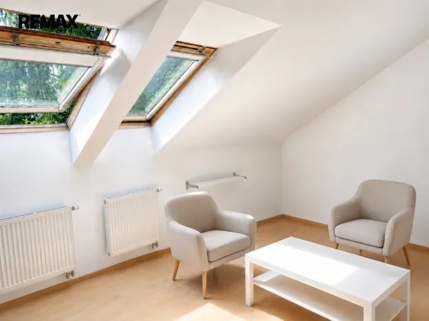 Prodej bytu 2+1, Karlovy Vary - Stará Role, Nerudova, 53 m2