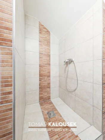 Pronájem kanceláře, Ivančice, Chřestová, 41 m2