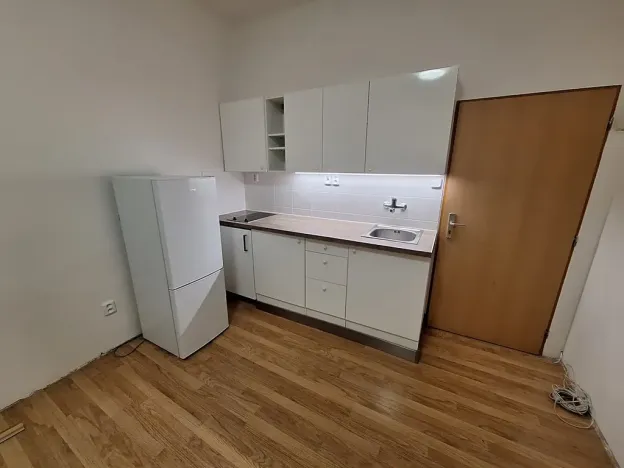 Pronájem bytu 1+kk, Praha - Michle, Jihlavská, 23 m2