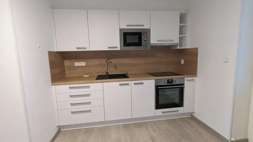 Pronájem bytu 2+kk, Rakovník, Husovo náměstí, 46 m2