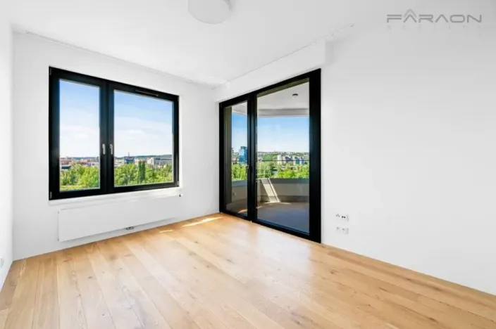 Pronájem bytu 3+kk, Praha - Karlín, Sokolova, 86 m2