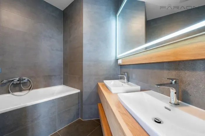 Pronájem bytu 3+kk, Praha - Karlín, Sokolova, 86 m2