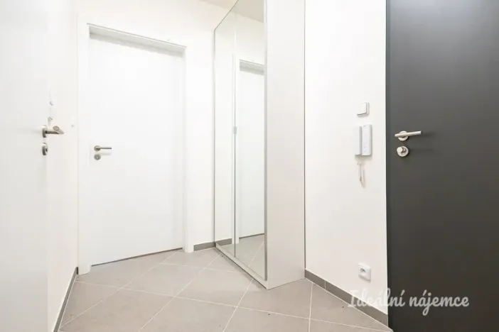 Pronájem bytu 1+kk, Praha - Prosek, Čakovická, 27 m2