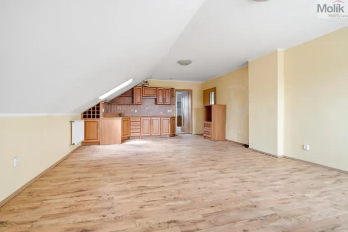 Prodej rodinného domu, Dubí - Drahůnky, B. Němcové, 210 m2