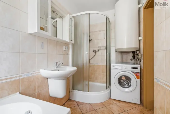 Prodej rodinného domu, Dubí - Drahůnky, B. Němcové, 210 m2