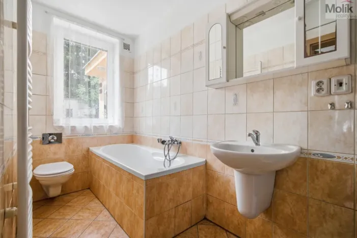 Prodej rodinného domu, Dubí - Drahůnky, B. Němcové, 210 m2