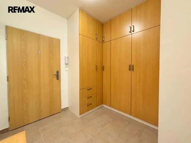 Pronájem bytu 1+kk, Praha - Záběhlice, Podle náhonu, 41 m2