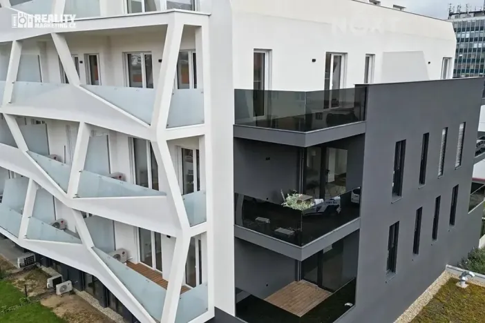 Pronájem bytu 3+kk, Brno, Komárovská, 71 m2