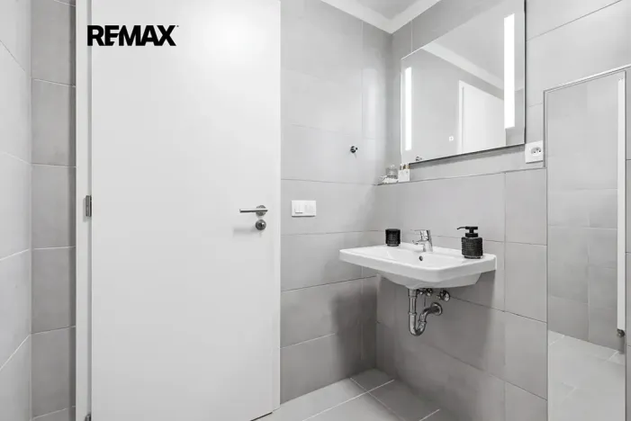Prodej bytu 2+kk, Praha - Vysočany, Strnadových, 50 m2