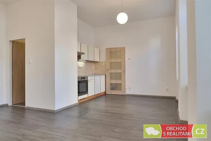 Pronájem bytu 1+kk, Praha - Karlín, Sokolovská, 37 m2