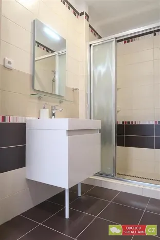 Pronájem bytu 1+kk, Praha - Karlín, Sokolovská, 37 m2