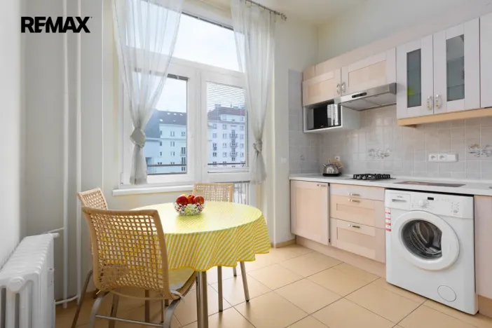 Prodej bytu 1+1, Karlovy Vary - Drahovice, Vítězná, 40 m2