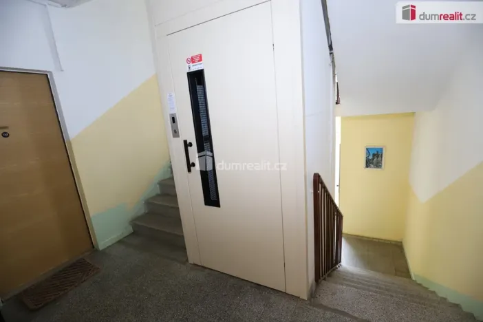 Pronájem bytu 1+1, Mariánské Lázně - Úšovice, Hroznatova, 38 m2
