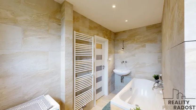 Prodej bytu 3+kk, Praha, Krátká, 60 m2