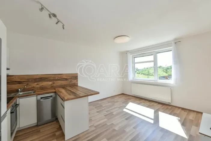 Pronájem bytu 2+kk, Praha - Uhříněves, Oty Bubeníčka, 47 m2