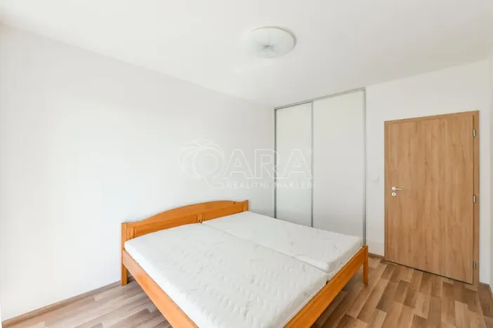 Pronájem bytu 2+kk, Praha - Uhříněves, Oty Bubeníčka, 47 m2