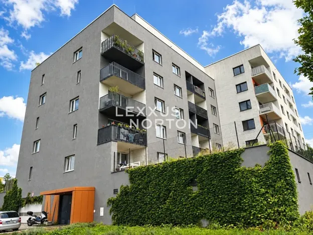 Pronájem bytu 1+kk, Praha - Vysočany, Strnadových, 34 m2