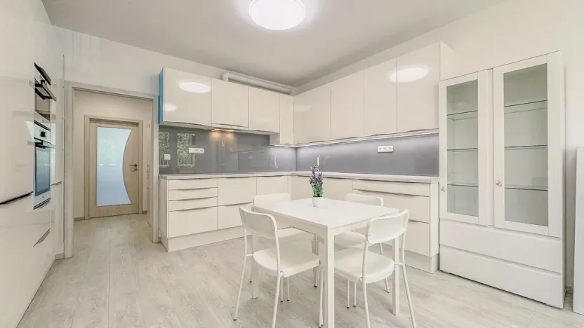 Pronájem bytu 2+kk, Praha - Hlubočepy, Gabinova, 47 m2