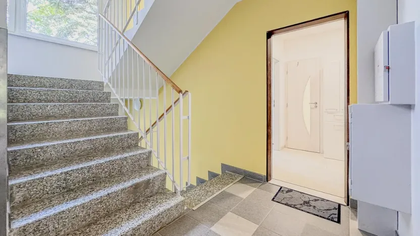 Pronájem bytu 2+kk, Praha - Hlubočepy, Gabinova, 47 m2