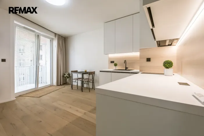Pronájem bytu 1+kk, Praha - Vršovice, Krymská, 26 m2