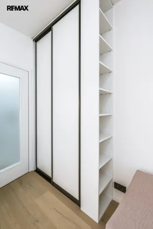 Pronájem bytu 1+kk, Praha - Vršovice, Krymská, 26 m2