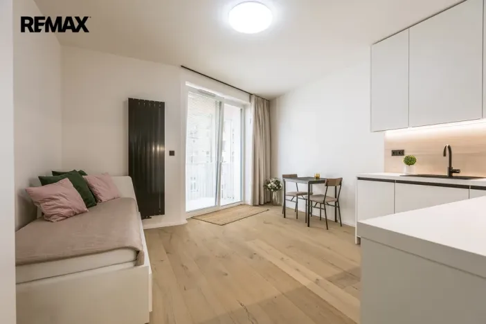 Pronájem bytu 1+kk, Praha - Vršovice, Krymská, 26 m2