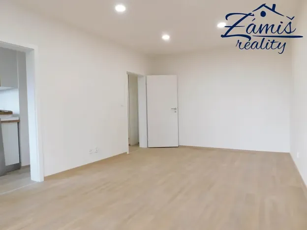 Pronájem bytu 2+1, Kladno, Litevská, 62 m2