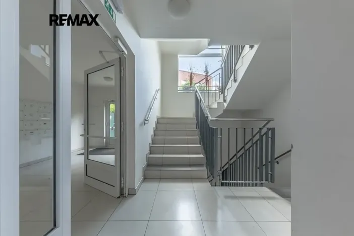 Prodej bytu 2+kk, Praha - Modřany, K Vystrkovu, 62 m2