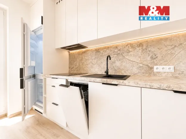 Prodej bytu 3+kk, Karviná - Mizerov, tř. Těreškovové, 52 m2