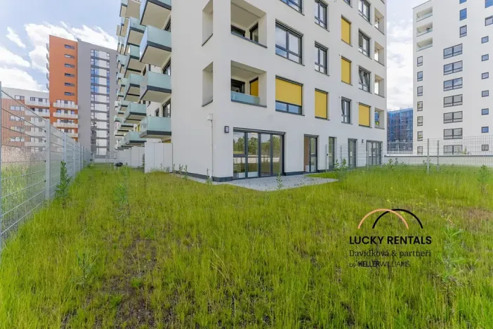 Pronájem bytu 2+kk, Praha - Vysočany, Pod Harfou, 44 m2