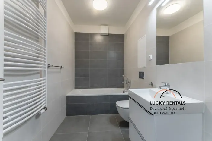 Pronájem bytu 2+kk, Praha - Vysočany, Pod Harfou, 42 m2