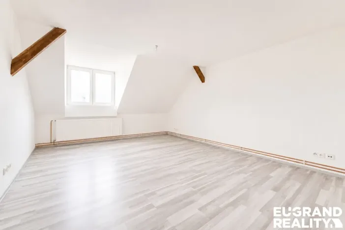Prodej ubytování, Šluknov, nám. Míru, 330 m2