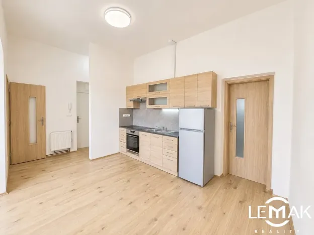 Pronájem bytu 1+kk, Olomouc, tř. Svornosti, 32 m2