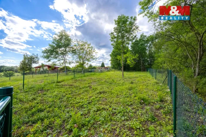 Prodej zahrady, Pardubice, 493 m2