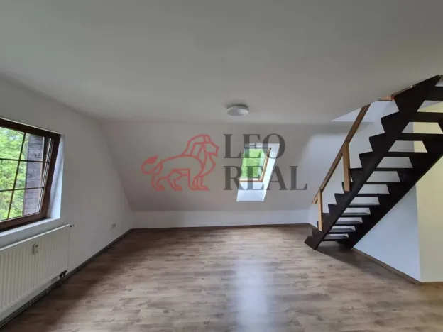 Pronájem bytu 2+1, Nový Bor, Husova, 78 m2