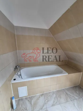 Pronájem bytu 2+1, Nový Bor, Husova, 78 m2