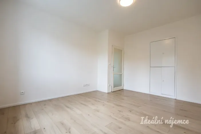 Pronájem bytu 2+1, Praha - Podolí, Dvorecká, 57 m2