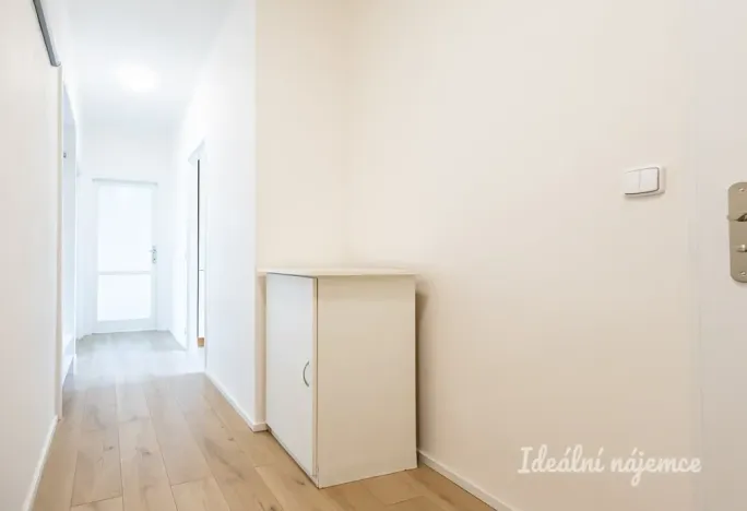 Pronájem bytu 2+1, Praha - Podolí, Dvorecká, 57 m2