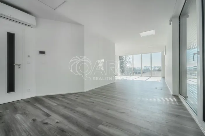 Pronájem kanceláře, Praha - Stodůlky, Za Lužinami, 96 m2