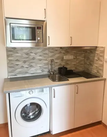 Pronájem bytu 1+kk, Praha - Smíchov, 27 m2