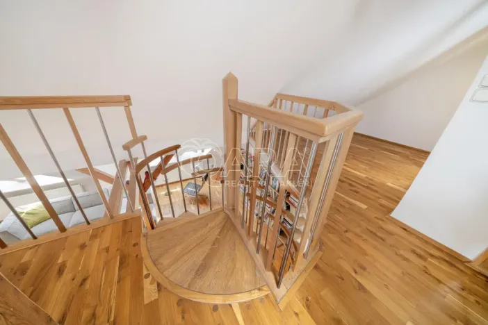 Prodej bytu 4+1, Praha - Nové Město, Truhlářská, 123 m2