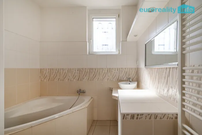 Prodej vícegeneračního domu, Sokolov, U Divadla, 360 m2