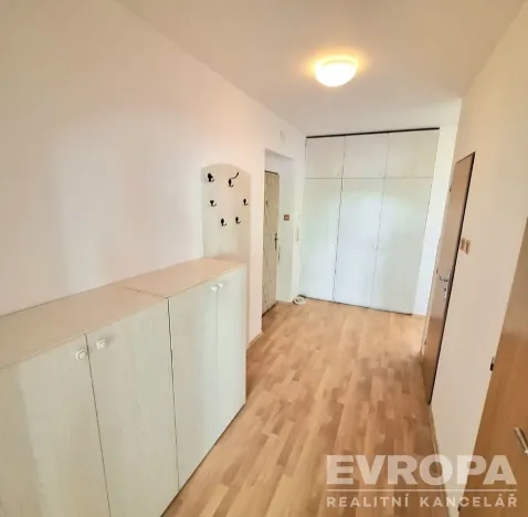 Pronájem bytu 3+1, Pardubice, Na Labišti, 87 m2